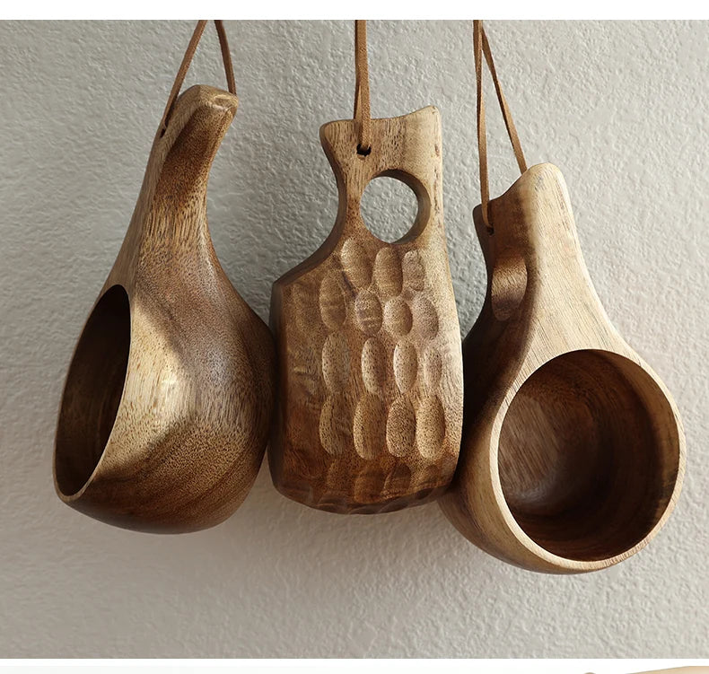 Caneca de Madeira Nórdica com Alça e Corda Suspensa - Casa Terroir