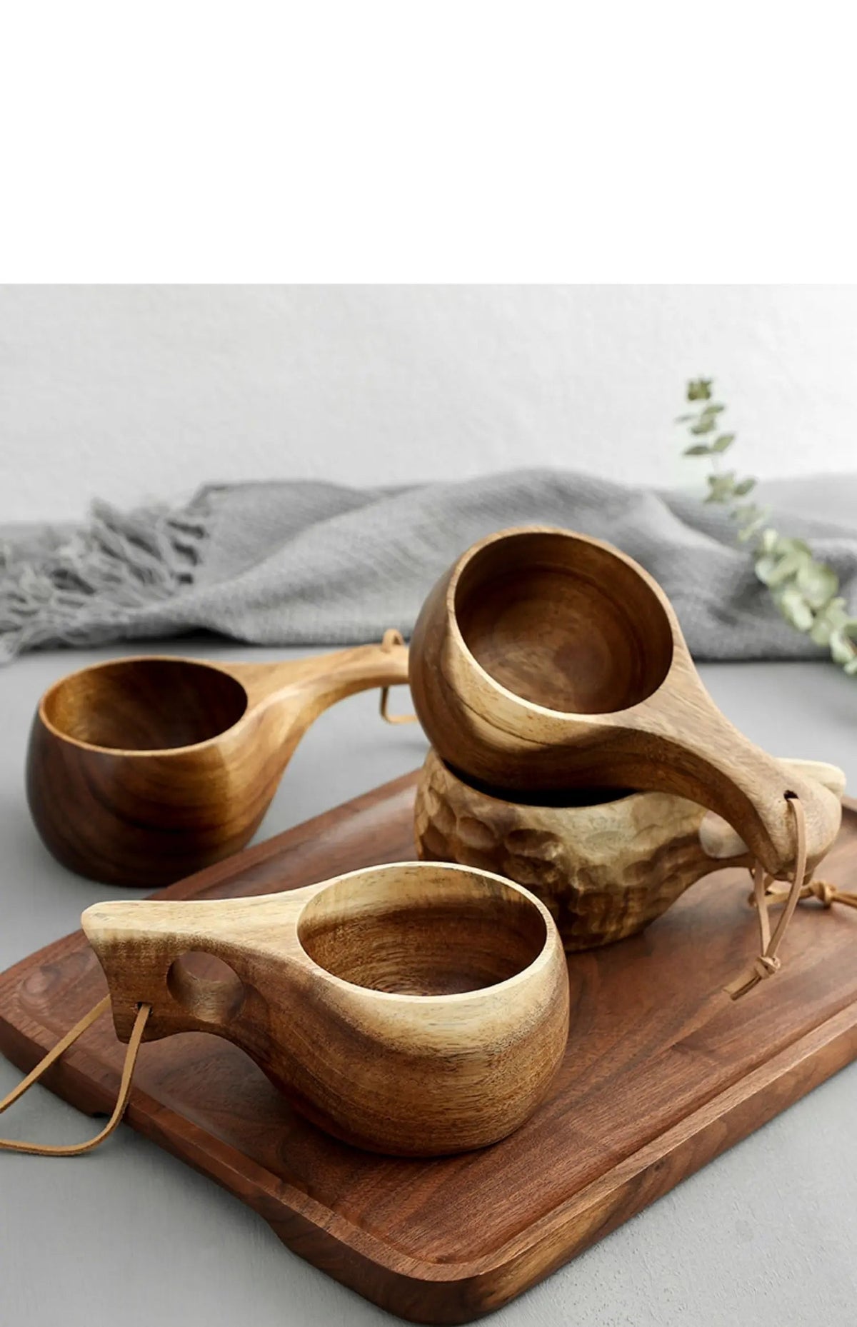 Caneca de Madeira Nórdica com Alça e Corda Suspensa - Casa Terroir